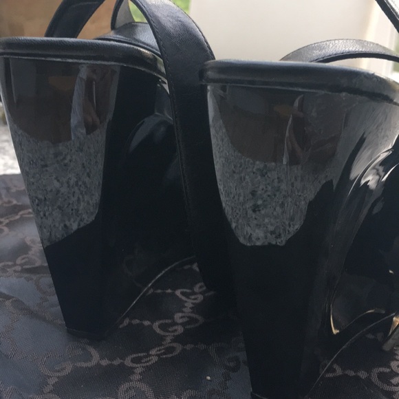 Gucci ankle strap platforms in black - Picture 4 of 8